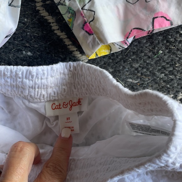 Girl’s 3T shorts bundle - Picture 2 of 4